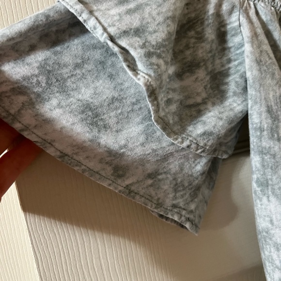 On or off shoulder flowy sage and white top with flattering back cut out - Picture 7 of 8